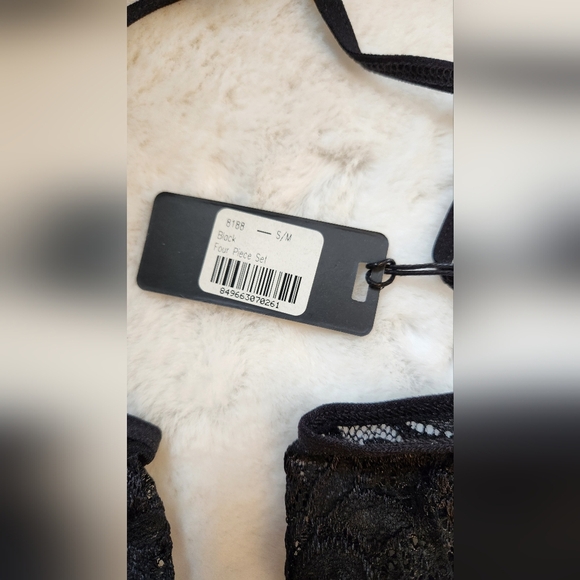 NWOT Black Lace 4 Piece Set - bra, panty, wrist cuffs and eye mask - Picture 3 of 11